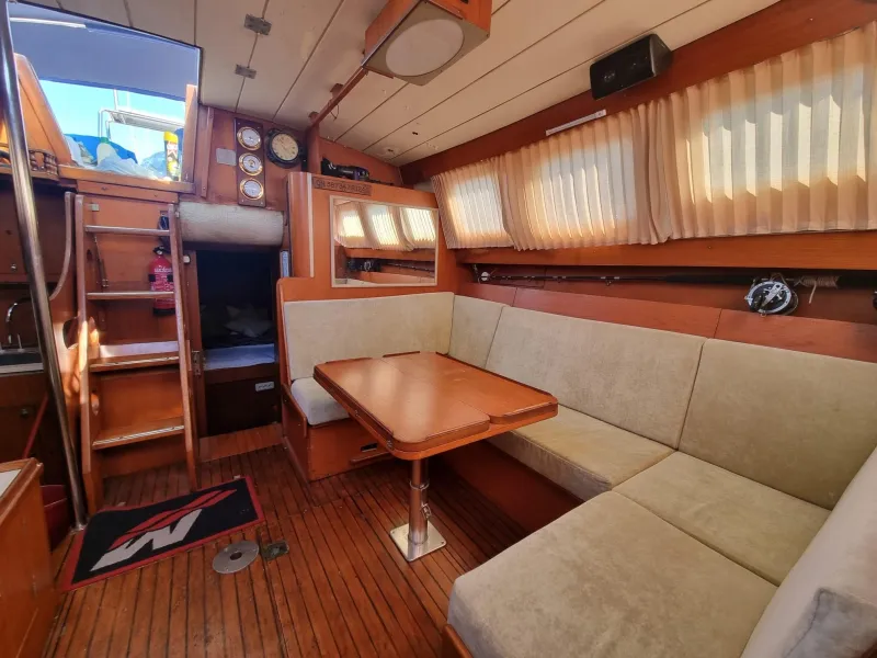 Dufour 12ct 1980