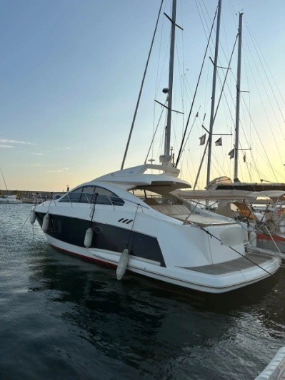 Foto del barco Astondoa 43 2006