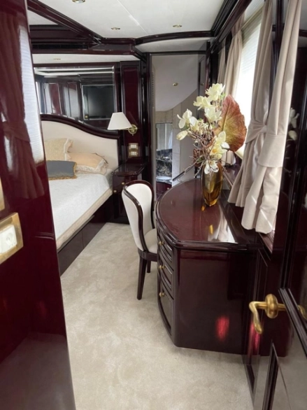 Cheoy Lee Bravo Bendis 2008