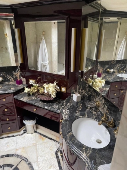 Cheoy Lee Bravo Bendis 2008