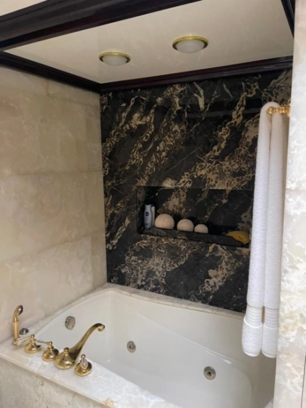 Cheoy Lee Bravo Bendis 2008