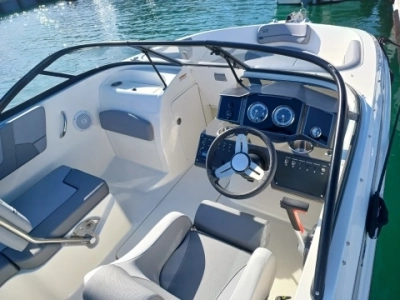 Foto del barco Bayliner VR5 BOWRIDER 2025