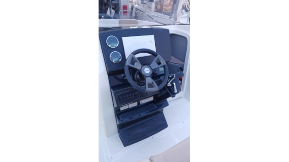Quicksilver ACTIV 805 OPEN 2025