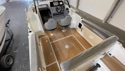 Foto del barco Jeanneau Cap Camarat 7.5 WA S3 2025