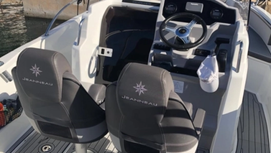 Foto del barco Jeanneau Cap Camarat 6.5 CC S2 2018