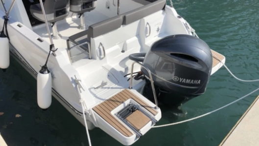 Foto del barco Jeanneau Cap Camarat 6.5 CC S3 2019