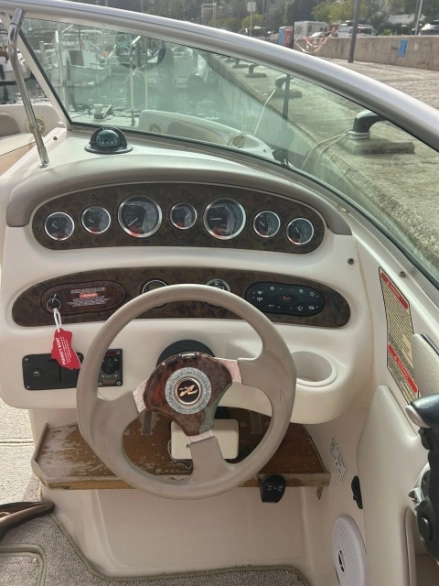 Sea Ray 240 Sundeck 2001
