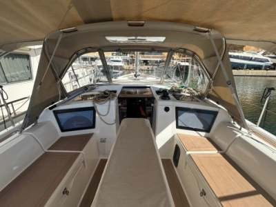 Foto del barco Dufour 390 2022