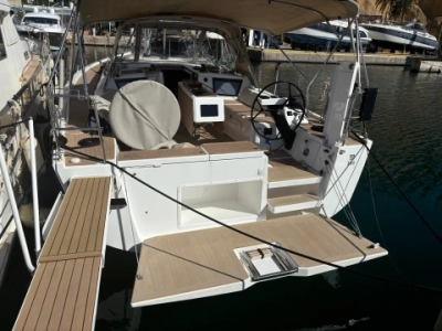 Foto del barco Dufour 390 2022
