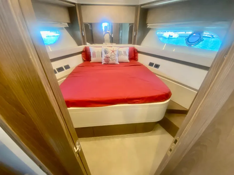 Ferretti Yachts 550 2018