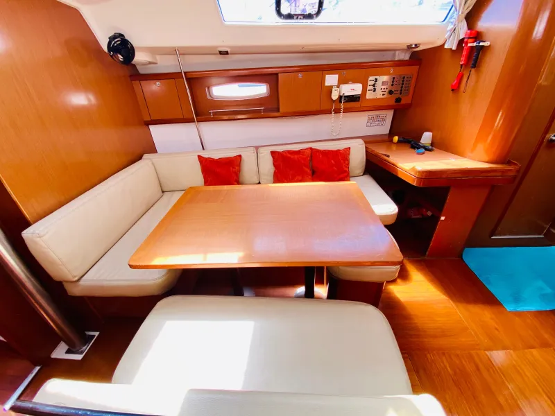 Beneteau Oceanis 43 2009