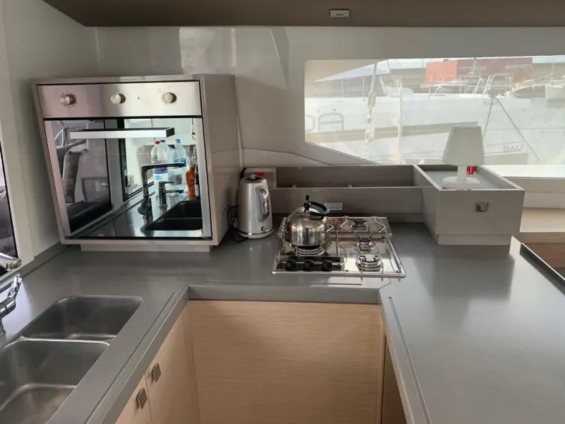 Fountaine Pajot Astrea 42 2019