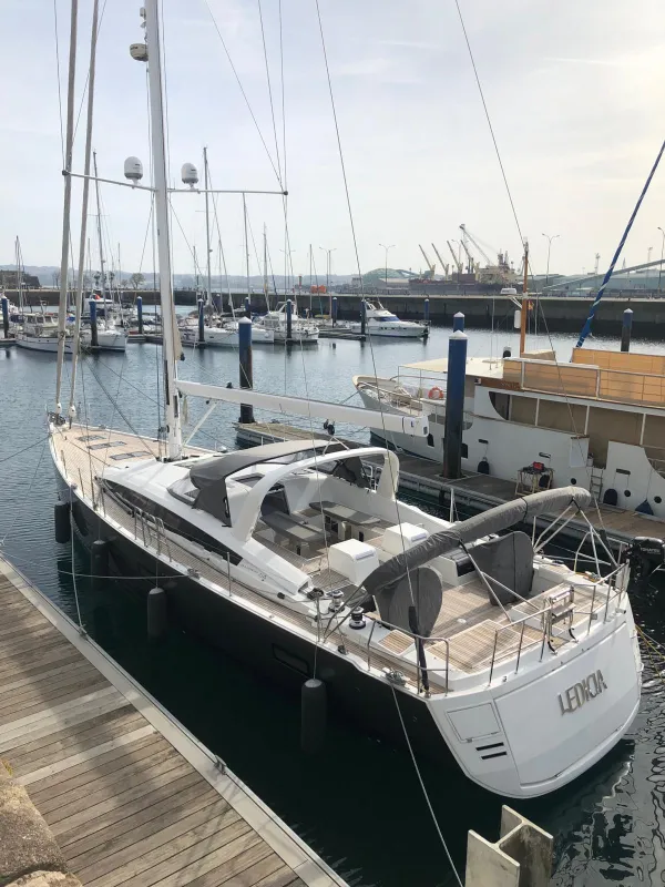 Jeanneau 64 2015