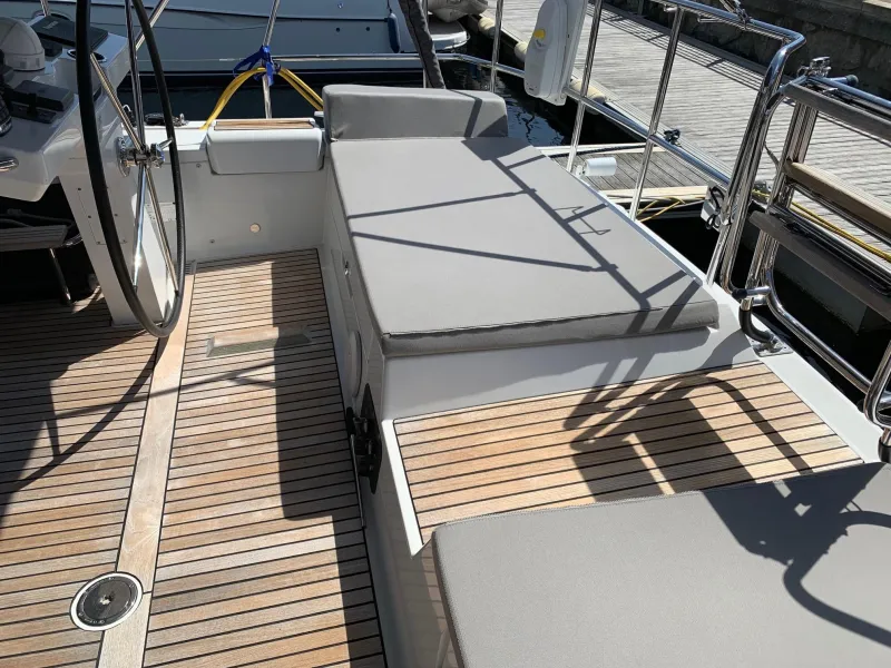 Jeanneau 64 2015