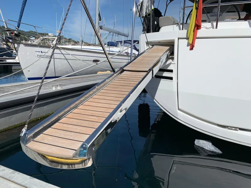 Jeanneau 64 2015