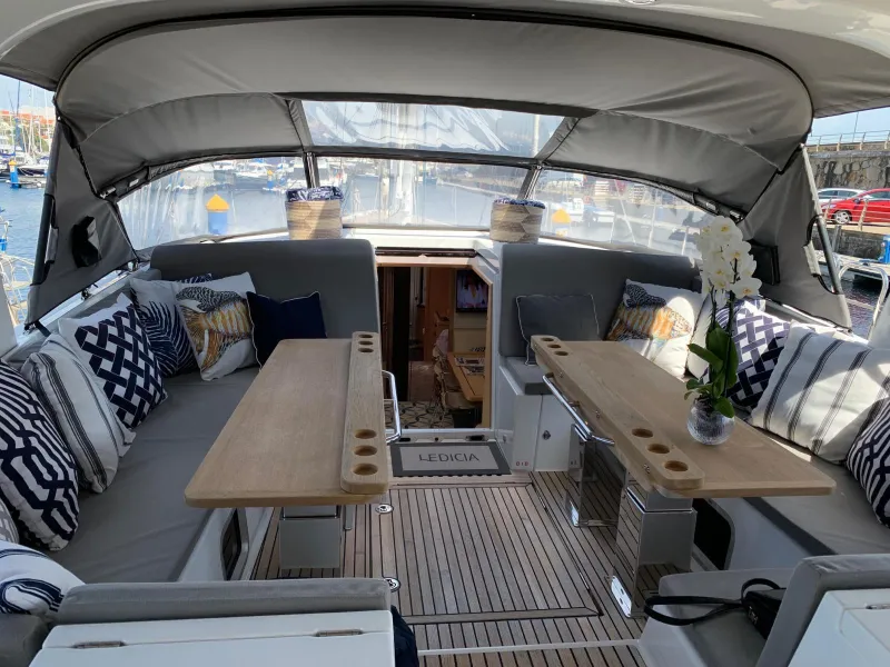 Jeanneau 64 2015