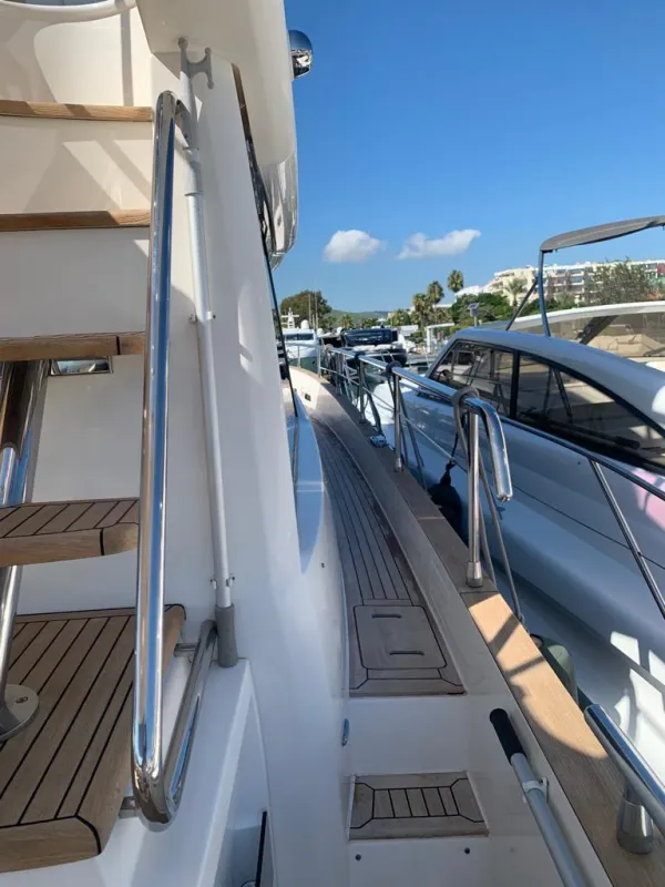 Azimut Magellano 50 2011