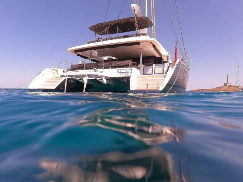 Lagoon 620 2015