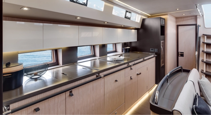 Beneteau Oceanis Yacht 62 2018