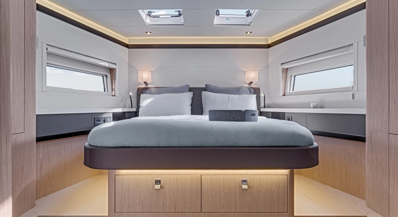 Beneteau Oceanis Yacht 62 2018