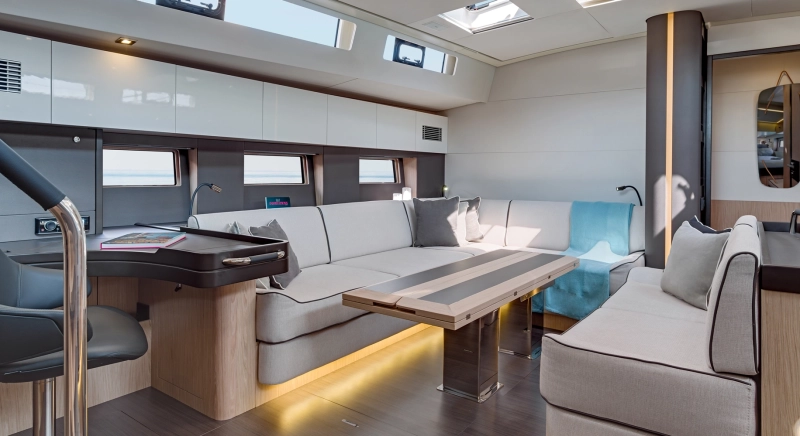Beneteau Oceanis Yacht 62 2018