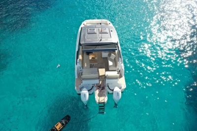 Foto del barco Aquila 32 Sport 2023