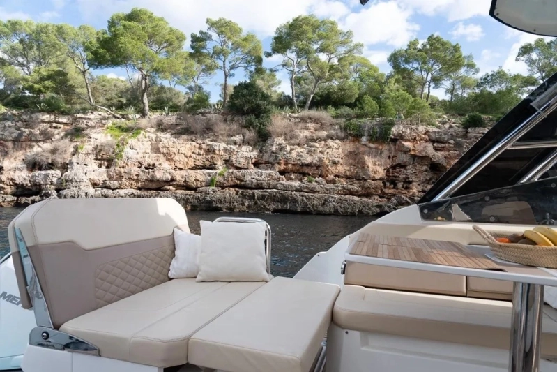 Aquila 32 Sport 2023