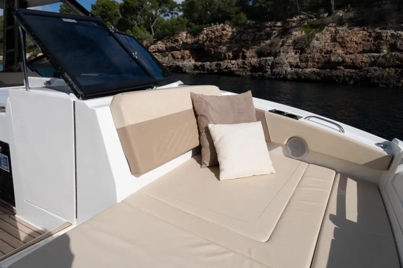 Aquila 32 Sport 2023