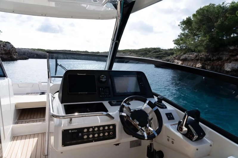 Aquila 32 Sport 2023