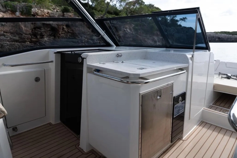 Aquila 32 Sport 2023