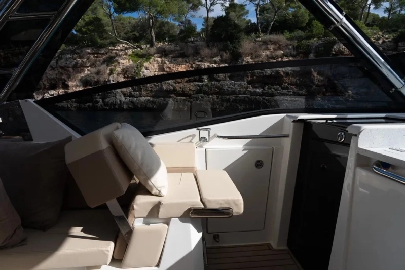 Aquila 32 Sport 2023