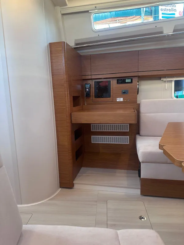 Hanse 388 2024