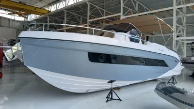 Foto del barco Ranieri International RANIERI NEXT 330 LX 2023