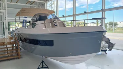 Foto del barco Ranieri International RANIERI NEXT 330 LX 2023