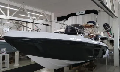 Foto del barco Ranieri International RANIERI VOYAGER 19 S 2021