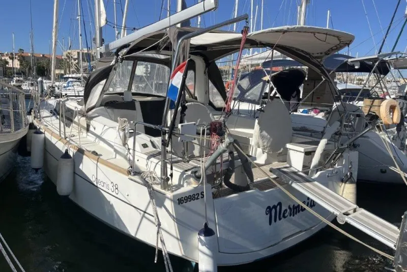 Beneteau Oceanis 38 2015