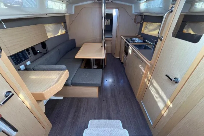 Beneteau Oceanis 38 2015