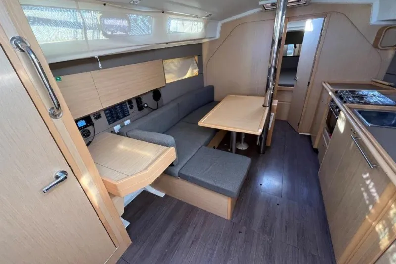 Beneteau Oceanis 38 2015