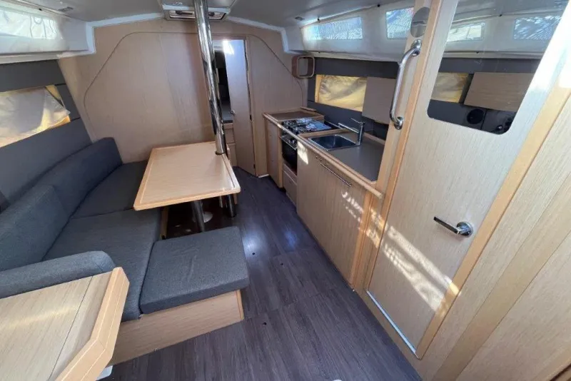 Beneteau Oceanis 38 2015