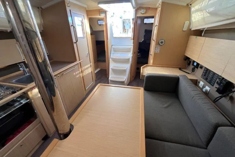 Beneteau Oceanis 38 2015