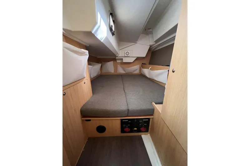 Beneteau Oceanis 38 2015