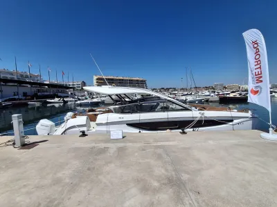 Foto del barco Four Winns FOUR WINNS TH 36 2025