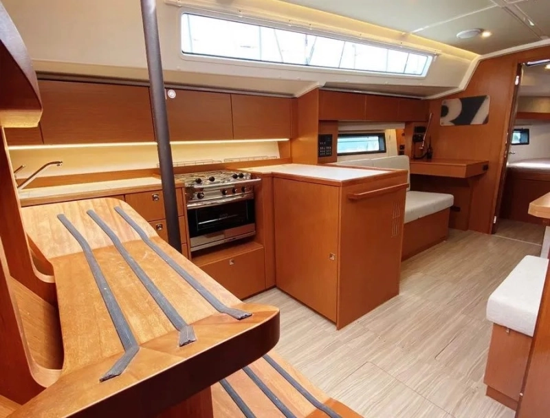 Bavaria C42 2022