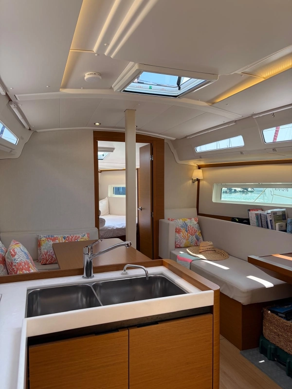 Jeanneau Sun Odyssey 380 2022