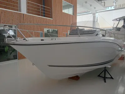 Foto del barco Jeanneau JEANNEAU CAP CAMARAT 6.5 CC SERIE 3 2026