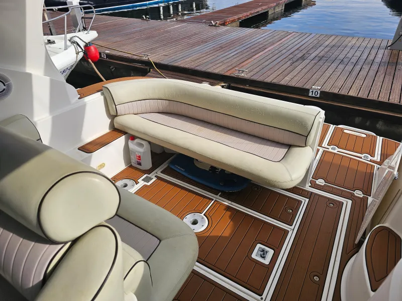 Cruisers Yachts 300 2000