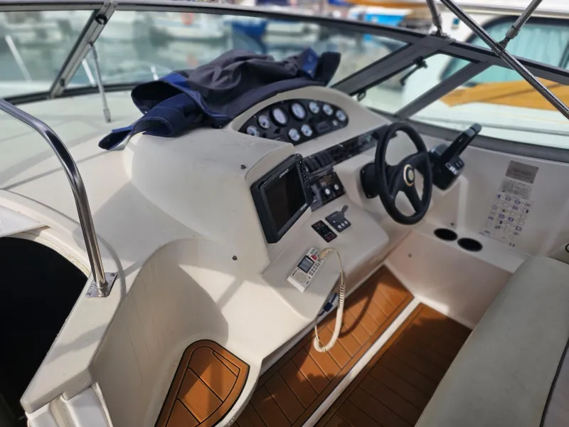Cruisers Yachts 300 2000