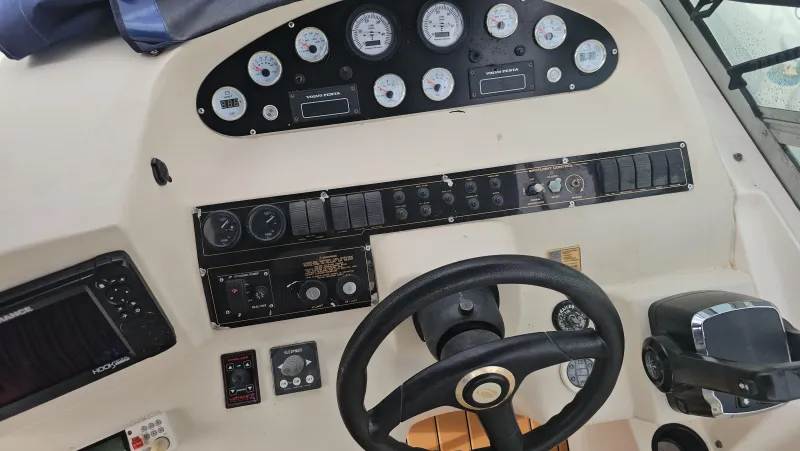 Cruisers Yachts 300 2000