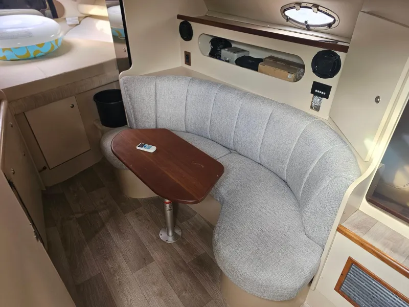 Cruisers Yachts 300 2000