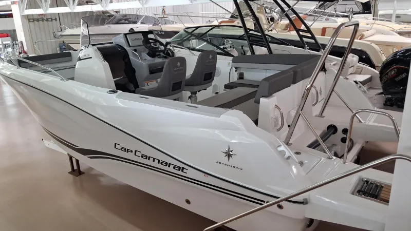 Jeanneau JEANNEAU CAP CAMARAT 6.5 CC SERIE 3 2026